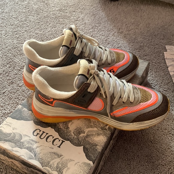 Authentic Gucci ultra space sneakers. Great condition. - Picture 4 of 7